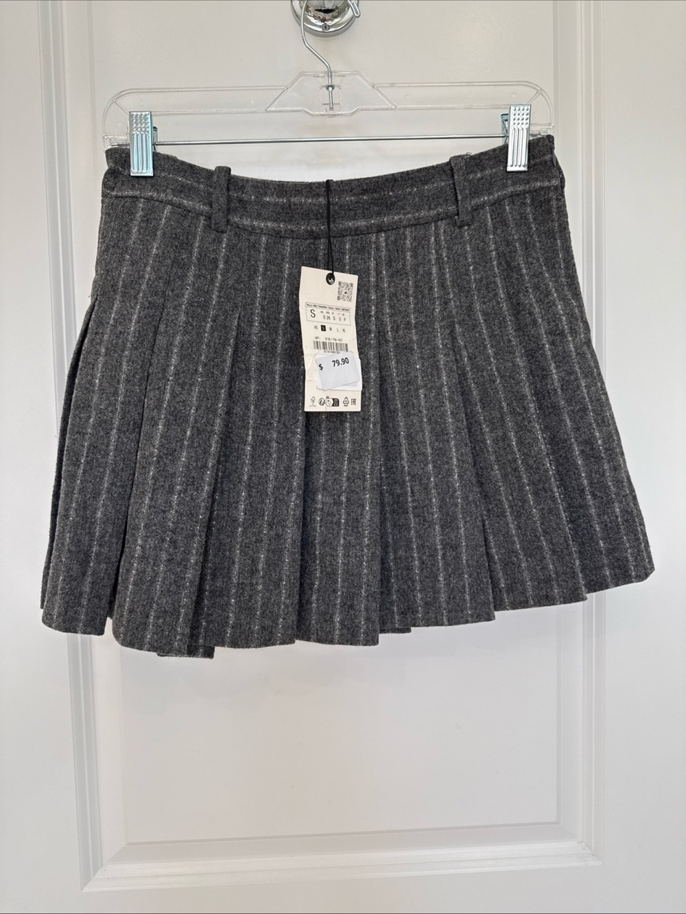 NWT Zara Women's Gray Pleated Mini Skirt - Classic Schoolgirl Style